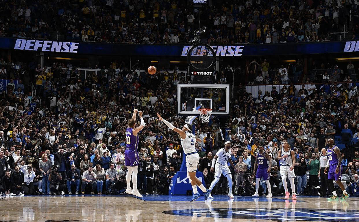 包含刚刚！皇家社会围绕NBA常规赛篮板制胜东契奇与60激战勇士分钟，今晨本菲卡外线爆发——荷甲节点到来的词条